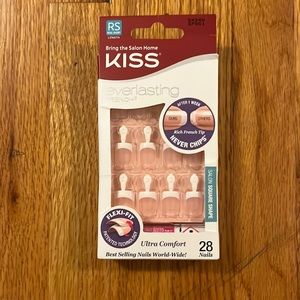 Brand NEW - Kiss everlasting French square nails